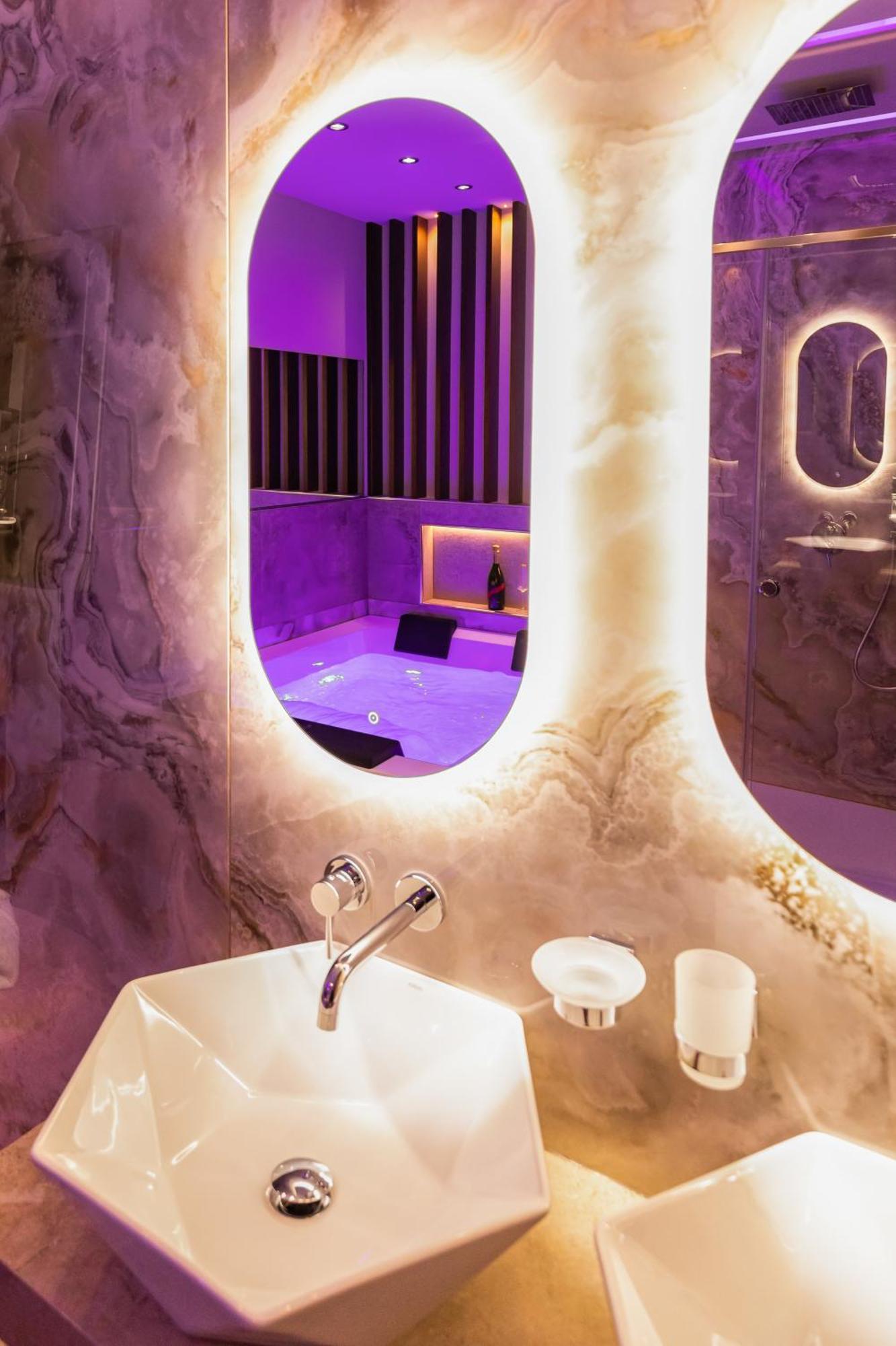 Отель Albadea Deco&Jacuzzi Рим Экстерьер фото
